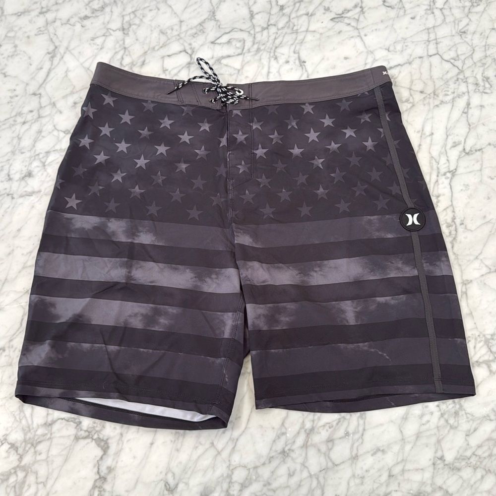 Americana Phantom Patriot 20" Outseam Board Shorts Sz 36 NWOT